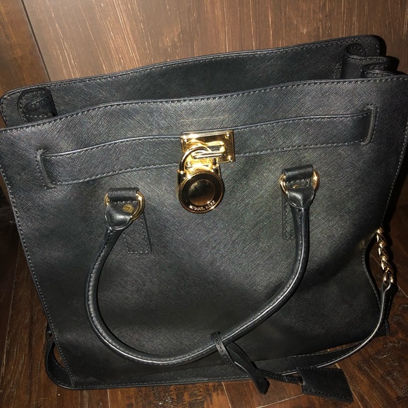Michael Kors Handbags - Black Michael Kors purse like new